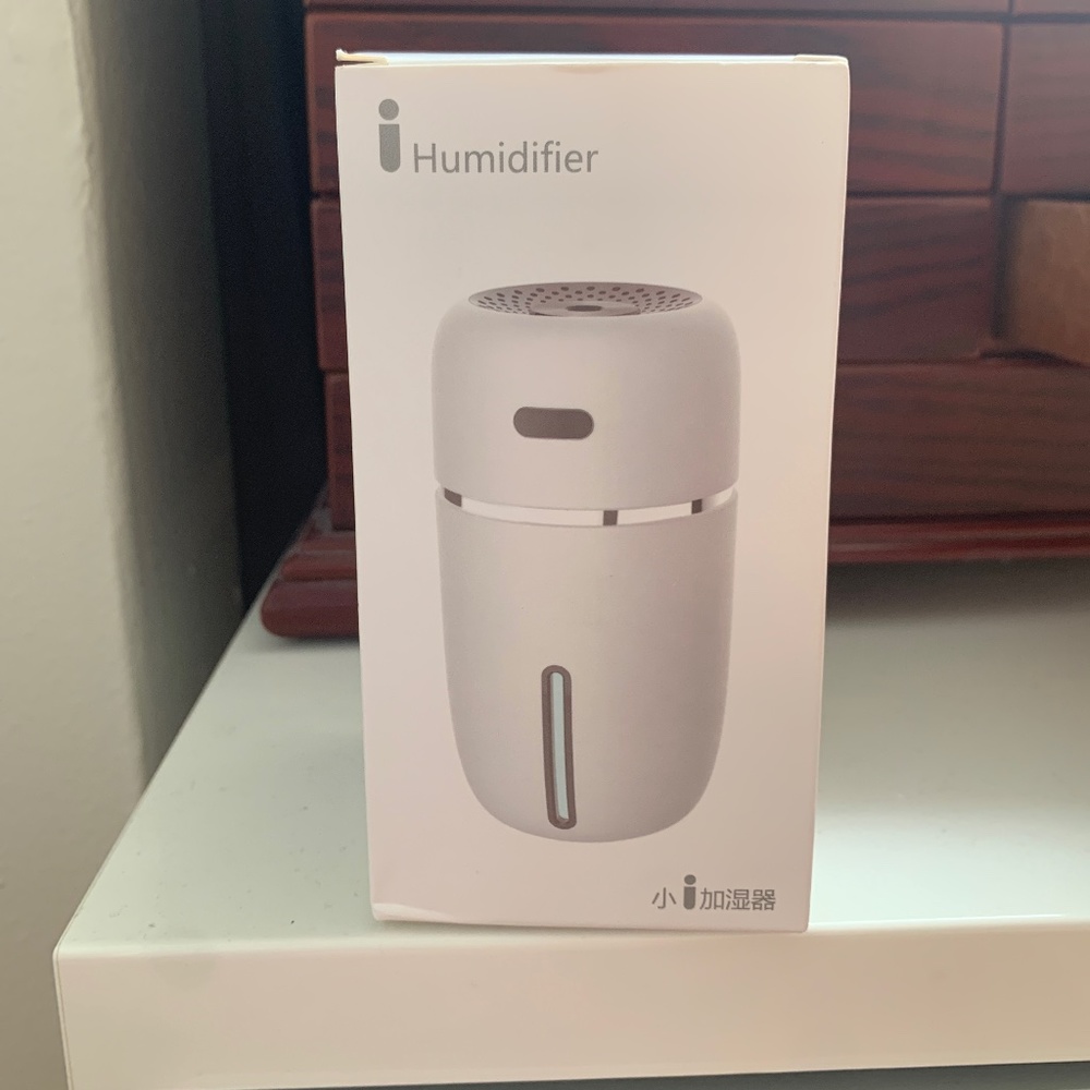 Small portable humidifier